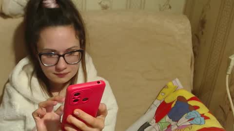 say meow and send tip  online show from March 3, 2025, 9:48 pm