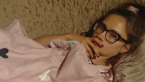 say meow and send tip  online show from September 13, 2025, 3:34 pm