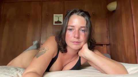 Snapshot of flowergirl448844 chatting on October 27, 2025, 11:52 pm Flowergirl online show from October 27, 2025, 11:52 pm