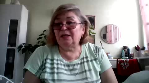 Flowerlower online show from February 8, 2025, 9:24 am