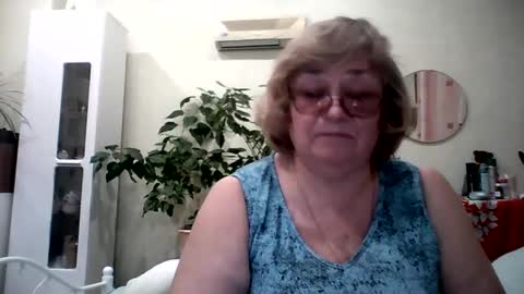 Flowerlower online show from February 11, 2025, 7:59 pm