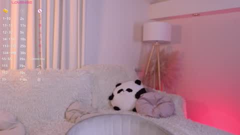 Snapshot of fluffy_waffles chatting on September 13, 2025, 9:36 pm LilLisa online show from September 13, 2025, 9:36 pm