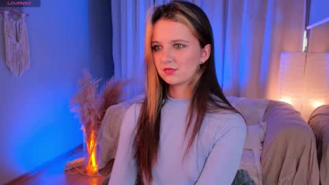 Snapshot of fluffy_waffles chatting on December 2, 2025, 4:24 pm LilLisa online show from December 2, 2025, 4:24 pm