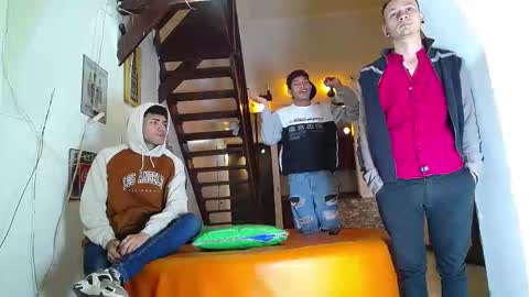 Snapshot of flyckers chatting on October 20, 2025, 8:20 pm flyckers online show from October 20, 2025, 8:20 pm