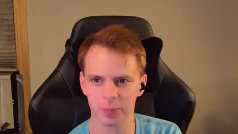 Snapshot of forever_broken chatting on December 22, 2024, 6:39 am forever_broken online show from December 22, 2024, 6:39 am