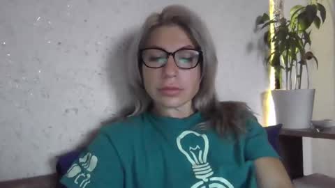 fox_red_lady7 online show from November 15, 2025, 5:49 am