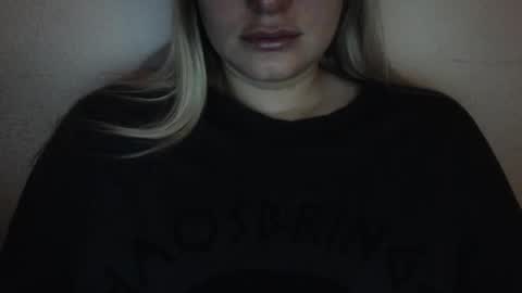 i am your baby Alien  online show from January 8, 2025, 5:05 pm