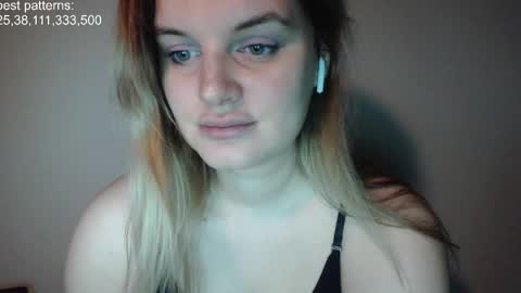 i am your baby Alien  online show from February 23, 2025, 3:13 am