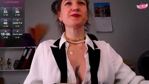 Snapshot of foxrinehelen chatting on February 17, 2025, 3:09 pm Helen - My streams are Monday - Friday at 8 AM NY time online show from February 17, 2025, 3:09 pm