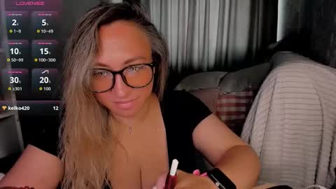 Snapshot of foxxxy__lady chatting on September 11, 2025, 1:49 am Kris online show from September 11, 2025, 1:49 am
