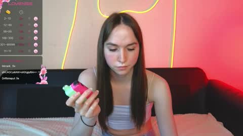 Snapshot of foxxy_girl_ chatting on September 11, 2025, 5:02 pm andice online show from September 11, 2025, 5:02 pm