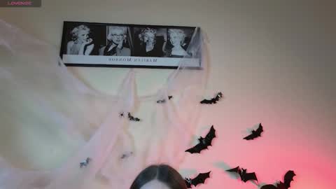 Snapshot of foxxy_girl_ chatting on October 22, 2025, 6:46 am andice online show from October 22, 2025, 6:46 am