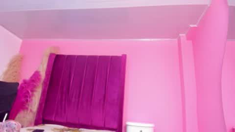 Snapshot of foxyhillx chatting on December 3, 2025, 8:29 pm foxyhillx online show from December 3, 2025, 8:29 pm