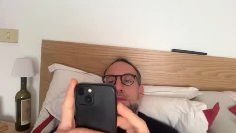 fra___ online show from November 25, 2025, 2:06 pm