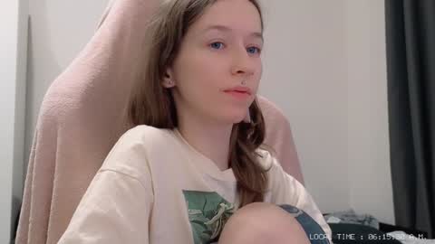 fran_bow online show from January 9, 2025, 3:15 am