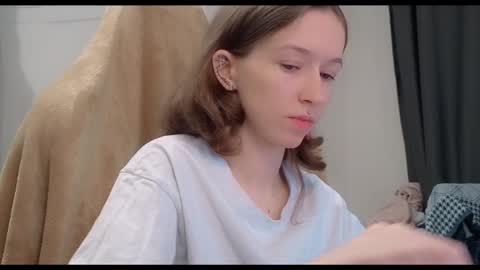 fran_bow online show from January 29, 2025, 7:46 am