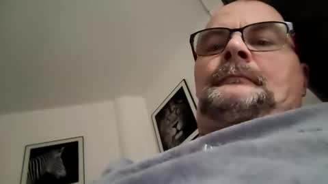 Snapshot of franciscomalin chatting on November 16, 2025, 8:42 am franciscomalin online show from November 16, 2025, 8:42 am