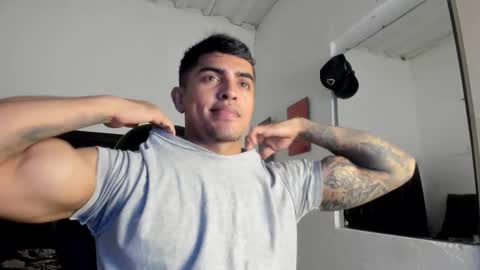 Snapshot of franco_ruiz_ chatting on February 16, 2025, 2:20 am franco online show from February 16, 2025, 2:20 am