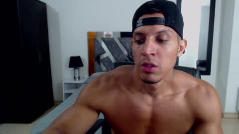Snapshot of frank_heaven_shore chatting on December 30, 2024, 3:35 pm Frank online show from December 30, 2024, 3:35 pm