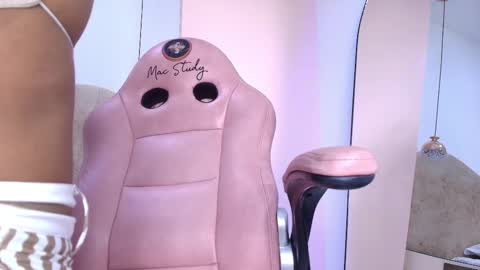 FRANYELY online show from November 14, 2025, 7:12 pm