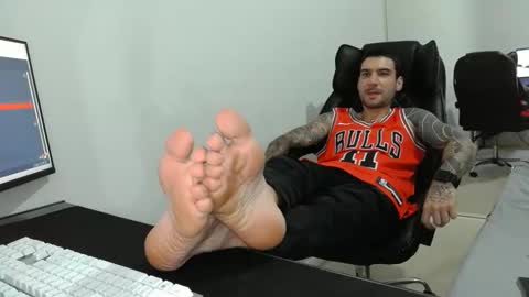 Snapshot of fraser_guilen chatting on October 18, 2025, 3:53 am Fraser online show from October 18, 2025, 3:53 am