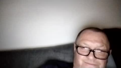 Wolfi online show from February 25, 2025, 7:42 am