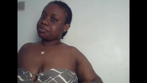 Snapshot of freaky_slut5 chatting on October 22, 2025, 4:02 am freaky slut5 online show from October 22, 2025, 4:02 am