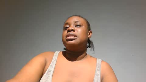 Snapshot of freaky_slut5 chatting on October 28, 2025, 7:05 pm freaky slut5 online show from October 28, 2025, 7:05 pm