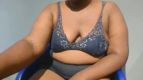 Snapshot of freaky_slut5 chatting on November 5, 2025, 11:32 am freaky slut5 online show from November 5, 2025, 11:32 am