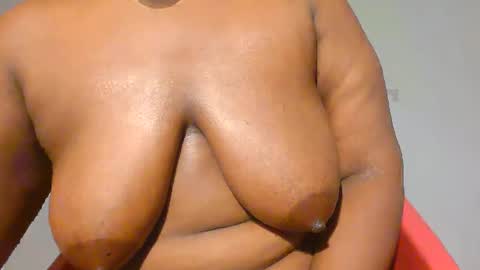 Snapshot of freaky_slut5 chatting on November 11, 2025, 12:05 pm freaky slut5 online show from November 11, 2025, 12:05 pm