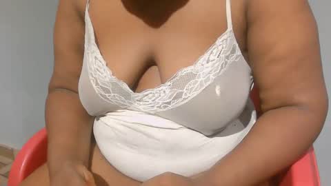 Snapshot of freaky_slut5 chatting on November 16, 2025, 3:56 am freaky slut5 online show from November 16, 2025, 3:56 am