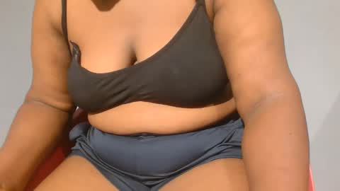 Snapshot of freaky_slut5 chatting on November 19, 2025, 4:23 am freaky slut5 online show from November 19, 2025, 4:23 am