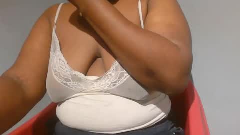 Snapshot of freaky_slut5 chatting on November 23, 2025, 4:12 am freaky slut5 online show from November 23, 2025, 4:12 am