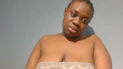 Snapshot of freaky_slut5 chatting on December 2, 2025, 4:29 am freaky slut5 online show from December 2, 2025, 4:29 am