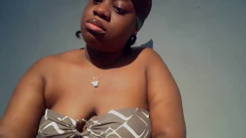 Snapshot of freaky_slut5 chatting on December 14, 2025, 3:45 am freaky slut5 online show from December 14, 2025, 3:45 am