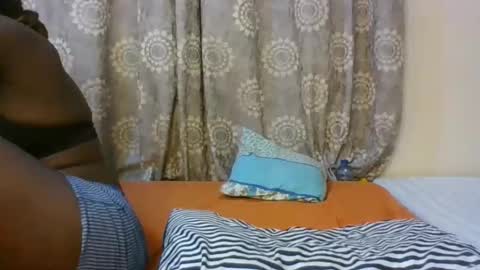 Snapshot of freakybeauties chatting on October 17, 2025, 6:10 pm Freakies online show from October 17, 2025, 6:10 pm