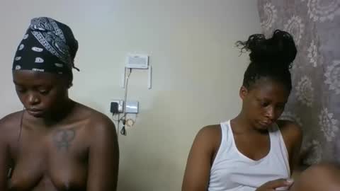 Snapshot of freakybeauties chatting on November 30, 2025, 4:22 pm Freakies online show from November 30, 2025, 4:22 pm