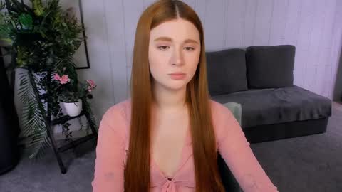 Snapshot of freckle_diyana chatting on January 19, 2025, 12:49 am Diyana online show from January 19, 2025, 12:49 am