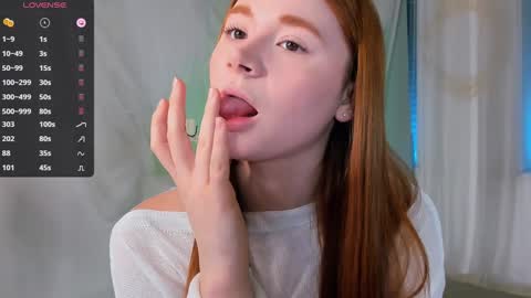 Snapshot of freckle_diyana chatting on January 24, 2025, 10:51 pm Diyana online show from January 24, 2025, 10:51 pm