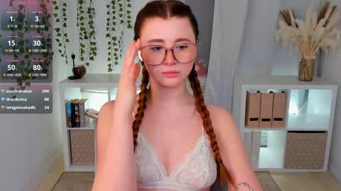 Snapshot of freckle_diyana chatting on March 8, 2025, 3:17 am Diyana online show from March 8, 2025, 3:17 am
