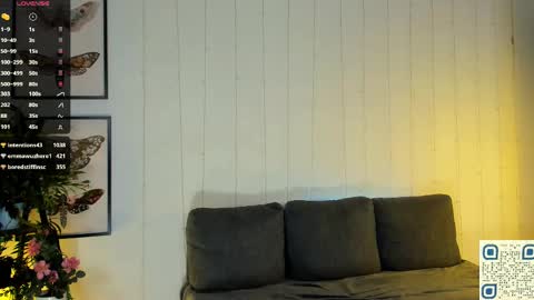 Snapshot of freckle_diyana chatting on March 10, 2025, 1:23 am Diyana online show from March 10, 2025, 1:23 am