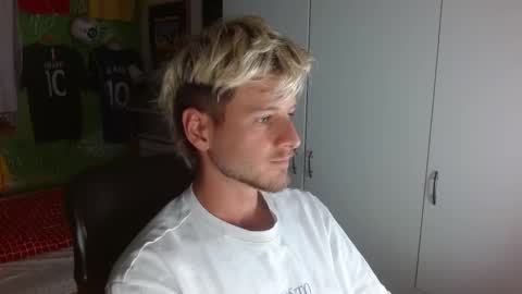 Frederick Perin online show from November 19, 2025, 1:33 pm