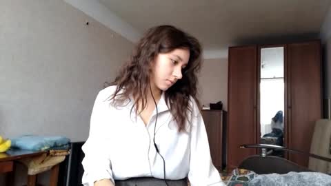 Snapshot of fredmurrietta chatting on October 18, 2025, 7:20 am Mia online show from October 18, 2025, 7:20 am