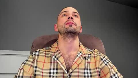 Andrew online show from November 25, 2025, 10:43 pm