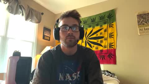 Snapshot of freezeskiii chatting on September 22, 2025, 7:05 pm freezeskiii online show from September 22, 2025, 7:05 pm