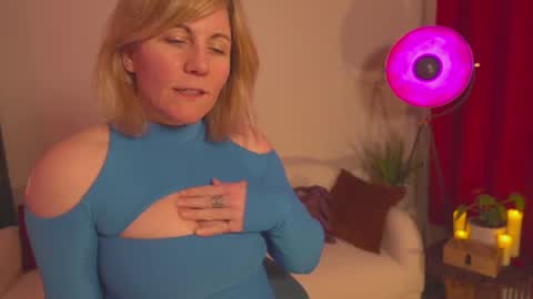 Louise or Lou 3 online show from March 5, 2025, 7:17 pm