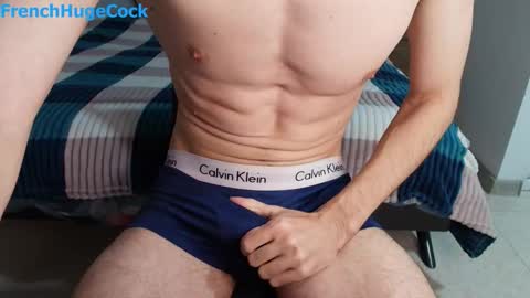 Snapshot of french_huge_cock chatting on November 29, 2025, 5:32 am Manson FrenchHugeCock online show from November 29, 2025, 5:32 am