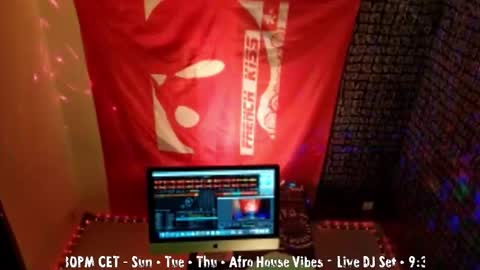 frenchkissdjfk online show from October 21, 2025, 6:52 pm