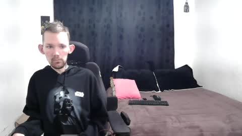 Snapshot of frenchroulette chatting on December 20, 2024, 11:10 am Thomas y Sophia online show from December 20, 2024, 11:10 am