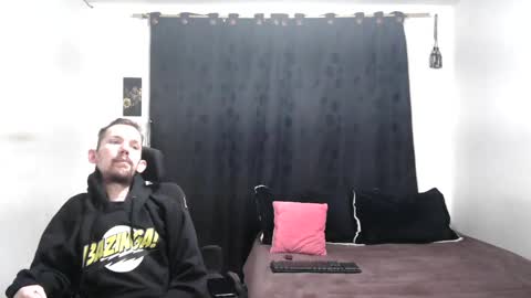 Snapshot of frenchroulette chatting on December 28, 2024, 12:03 pm Thomas y Sophia online show from December 28, 2024, 12:03 pm